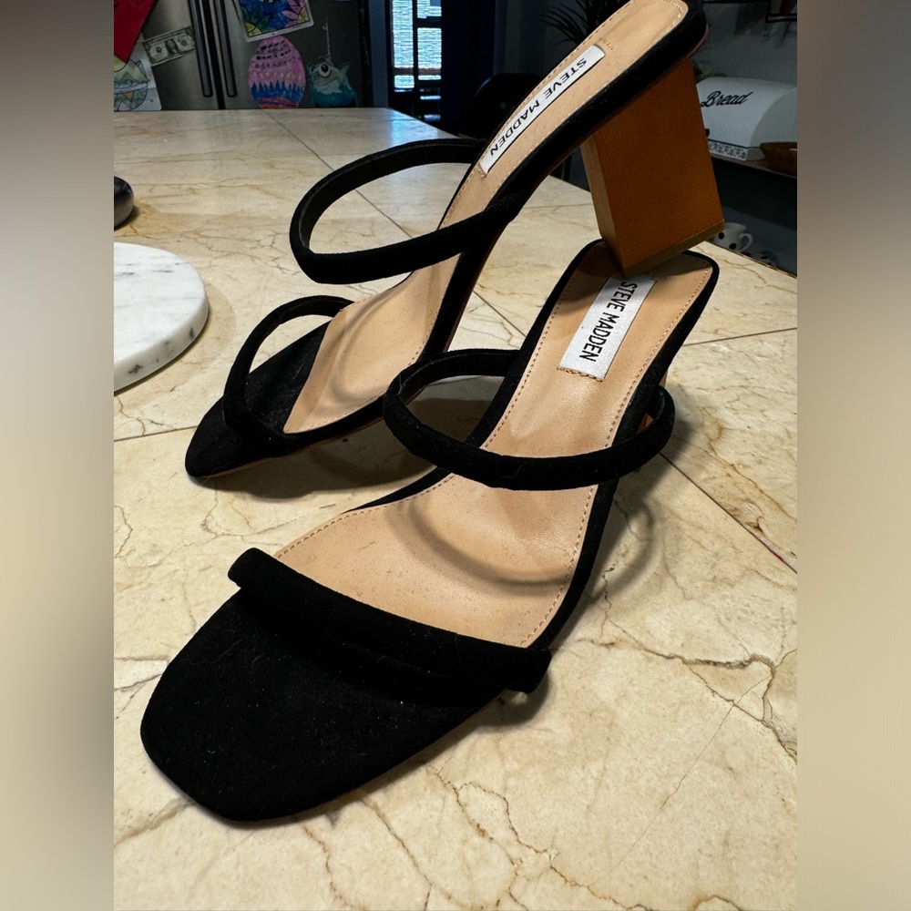 Steve Madden Size 6.5 Two Strap Block Heel - image 1